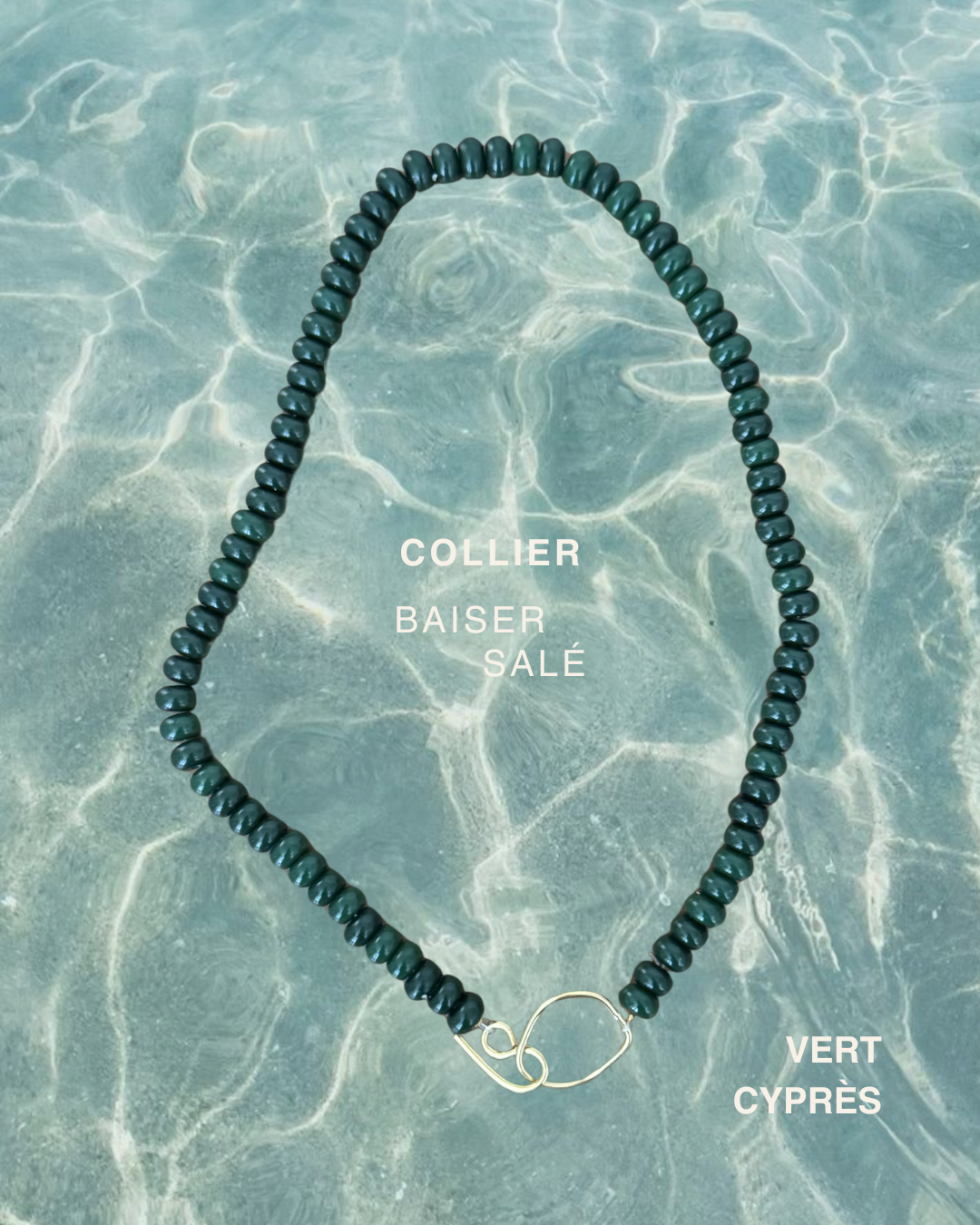 Collier Baiser salé vert cyprès plaqué or 18k — détail par Capucine Arnoux
