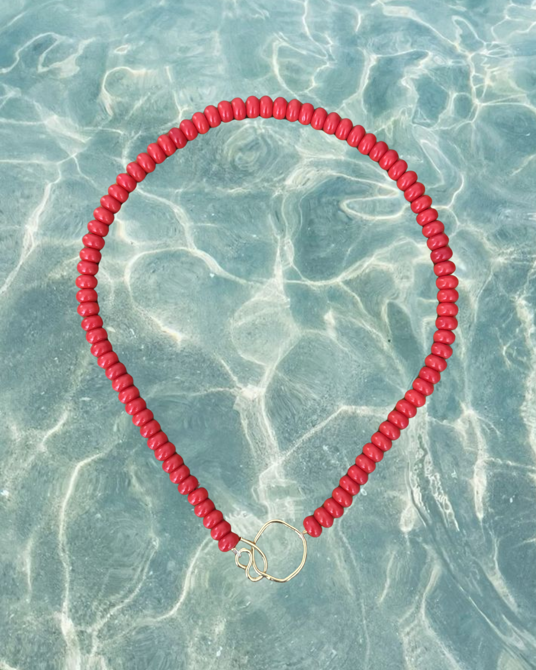 Collier Baiser salé rouge coquelicot — perles de verre rouge, fermoir plaqué or 18k fait main par Capucine Arnoux